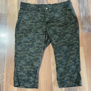 Lee Riders CAMO CAPRI Pants Stretch Waist